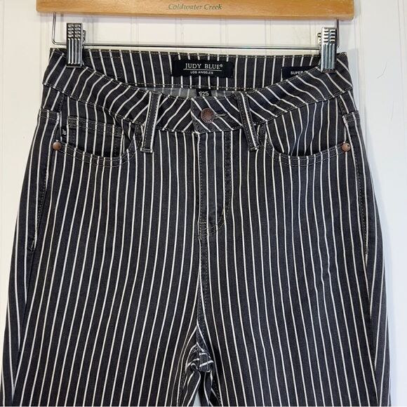 Judy Blue® Ultra High Rise Super Flare Jean 25 - Picture 14 of 16